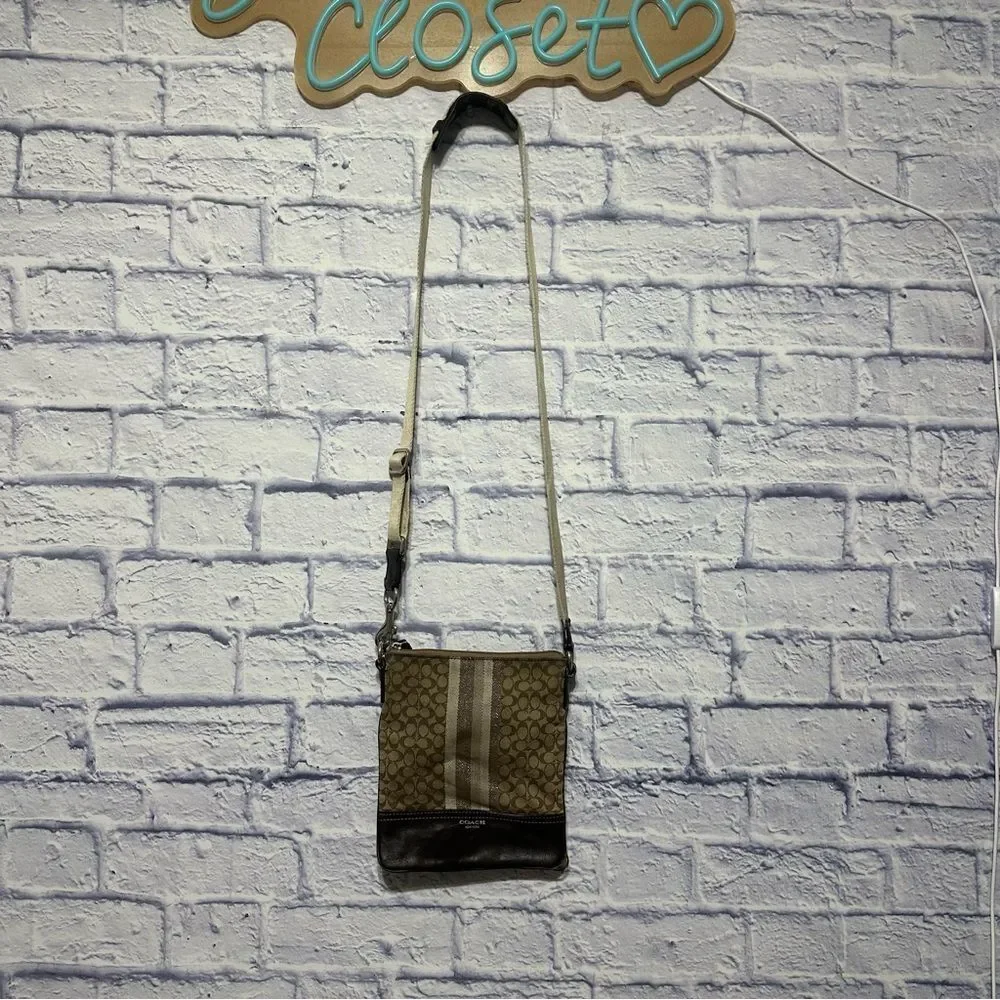 Coach signature swing n crossbody brown bag